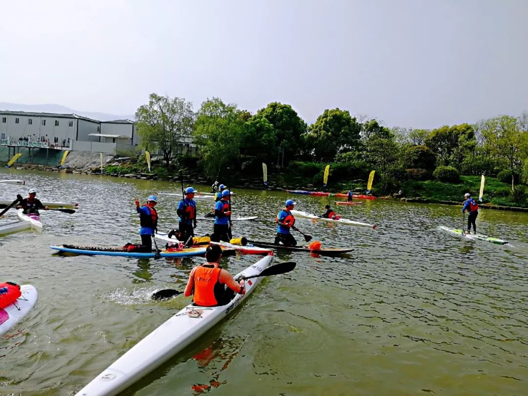 水上v首届机器人首届杭州西溪湿地皮划艇赛事马拉松挑战赛本次水标moschino桨板熊洗秋千图片